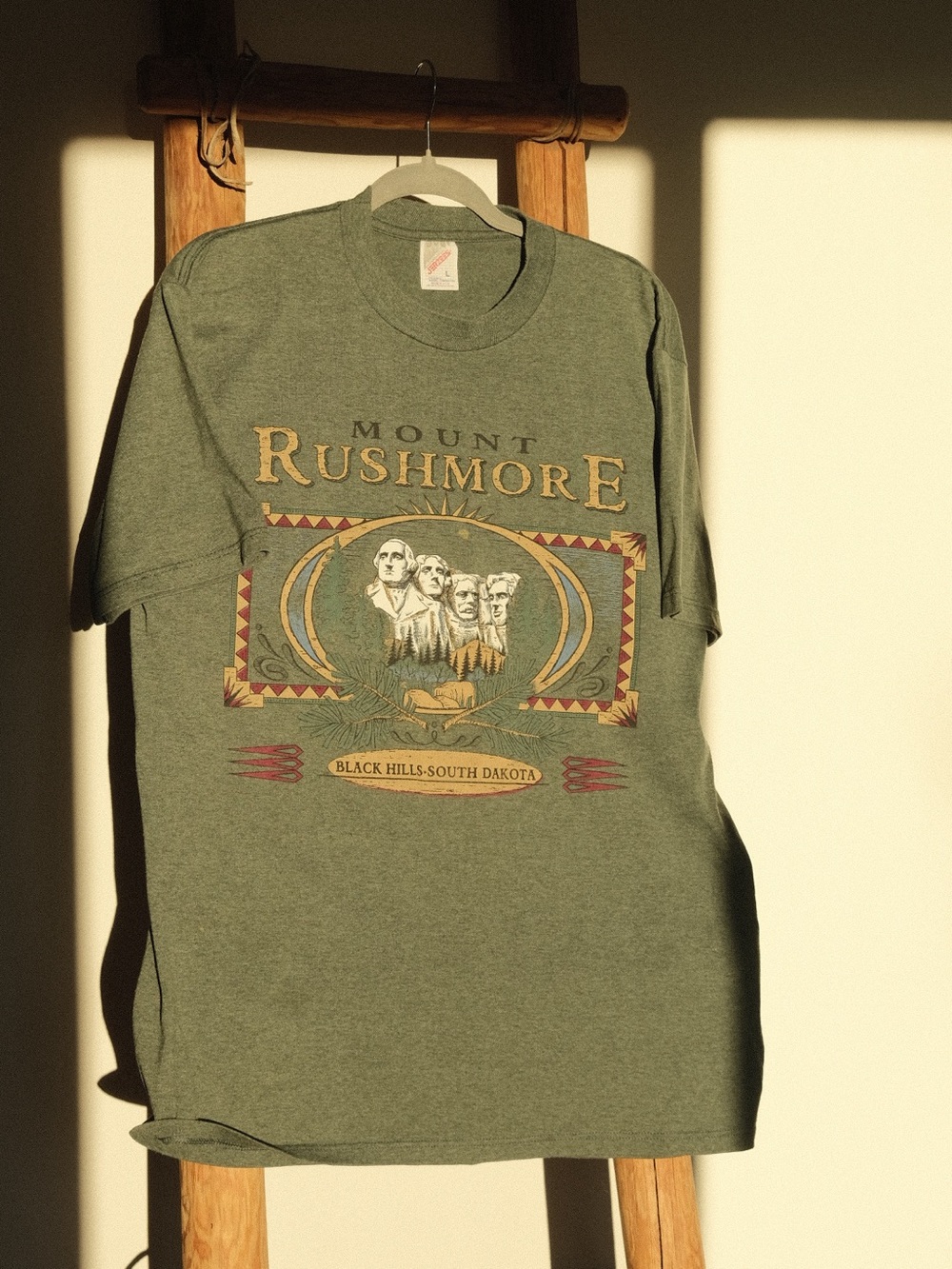 Vintage Mount Rushmore Graphic T-Shirt - Green